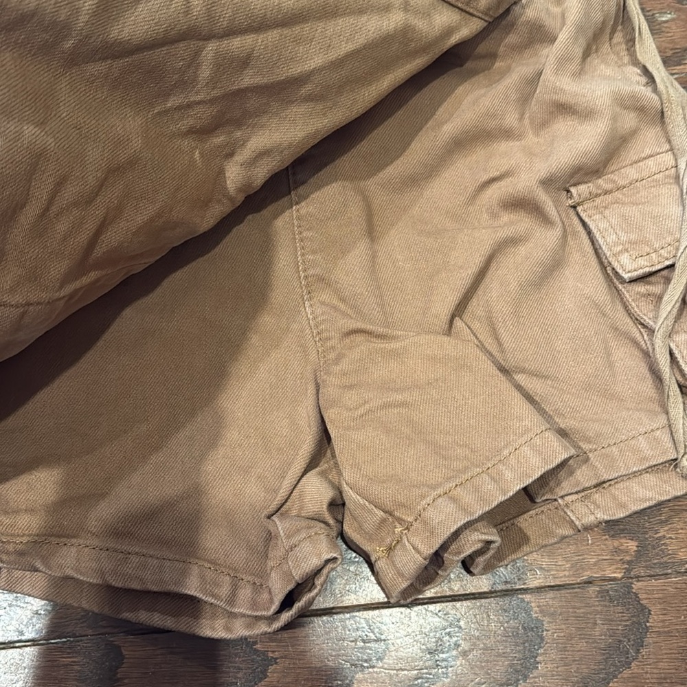 Blank NYC high waist denim cargo skort, size 26 - Picture 6 of 9